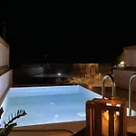 Almyra Boutique With Private Pool -finiki Aparthotel