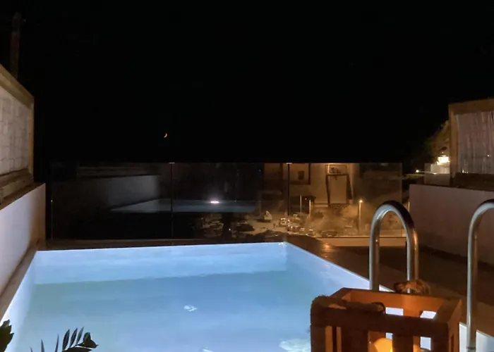 Almyra Boutique With Private Pool -finiki Appart hôtel