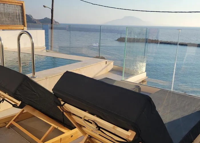 Almyra Boutique With Private Pool -finiki Appart hôtel