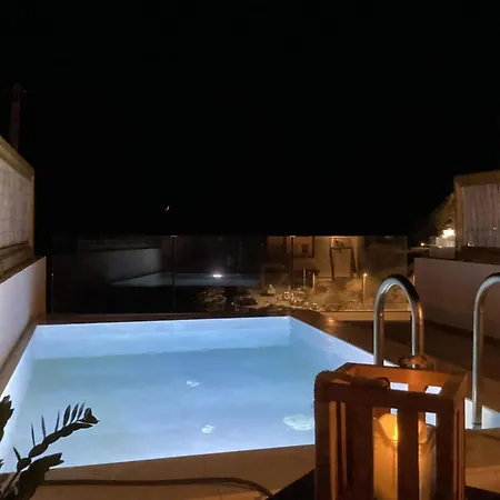 Almyra Boutique With Private Pool -finiki アパートホテル