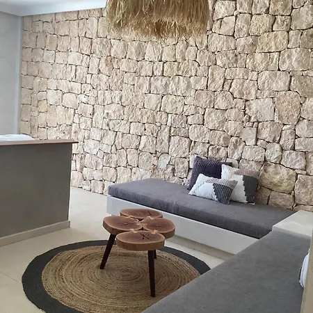 Almyra Boutique With Private Pool -finiki Aparthotel 4*