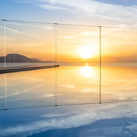 Almyra Boutique With Private Pool -finiki Hotel apartamentowy