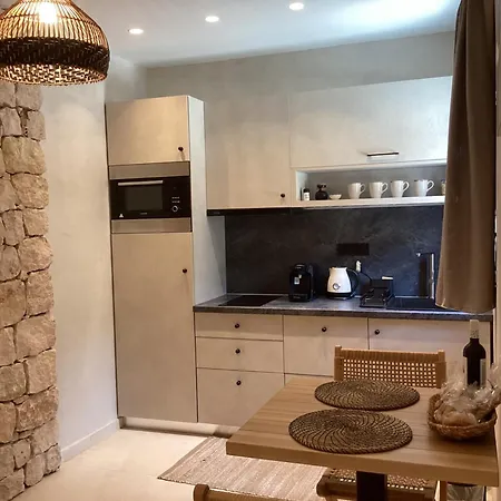 Almyra Boutique With Private Pool -finiki Foiníkion