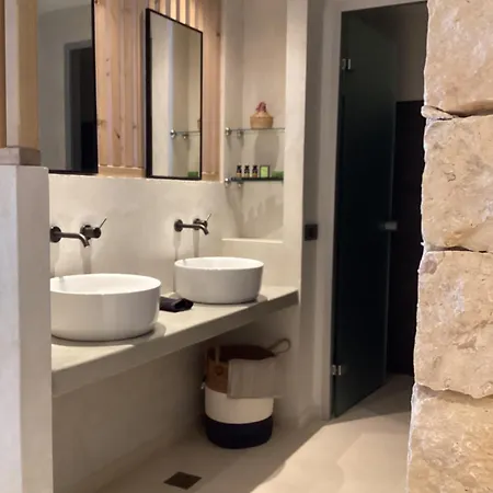 アパートホテル Almyra Boutique With Private Pool -finiki カルパトス