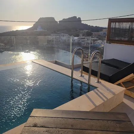 アパートホテル Almyra Boutique With Private Pool -finiki
