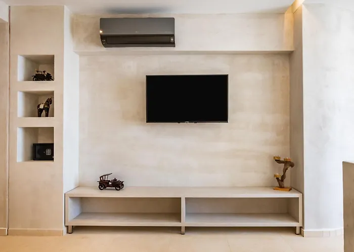 Almyra Boutique With Private Pool -finiki 4*