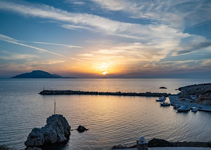 Almyra Boutique With Private Pool -finiki Foiníkion