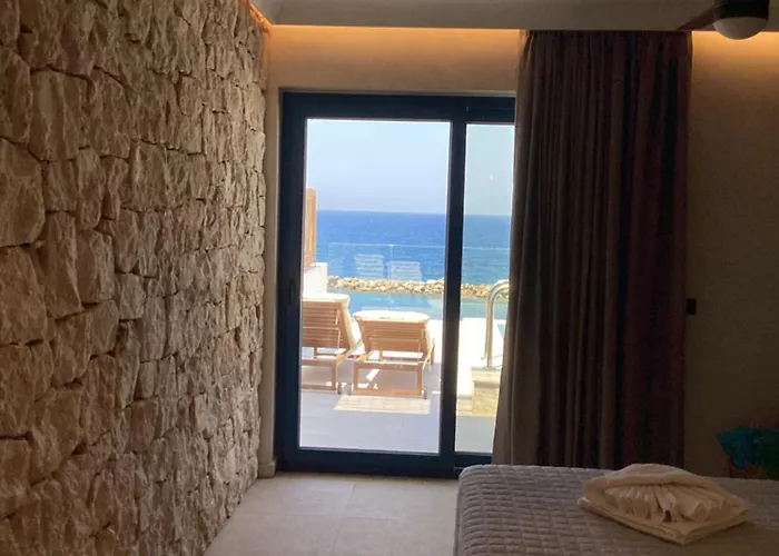 Almyra Boutique With Private Pool -finiki Foiníkion